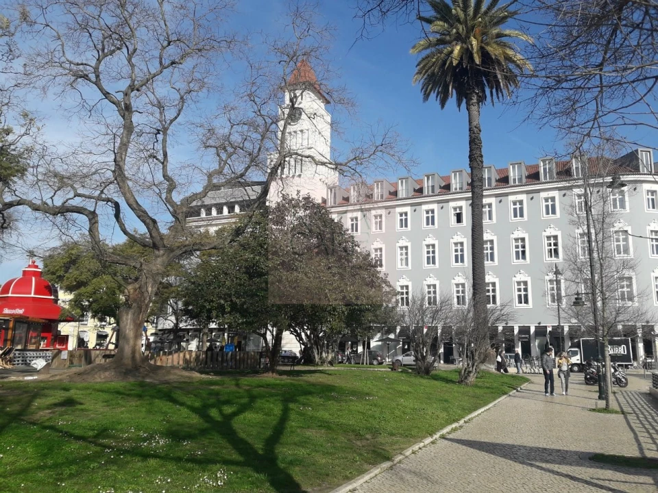 Apartamento T2 para Arrendamento férias em Misericórdia Foto 18