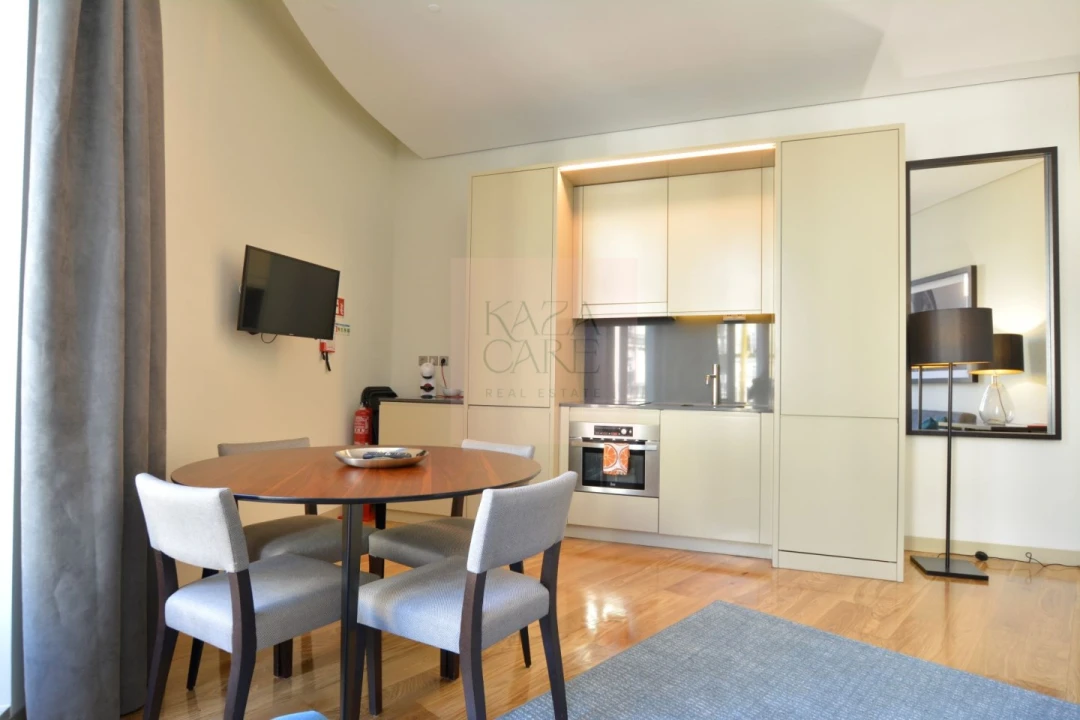 Apartamento T2 para Arrendamento férias em Misericórdia Foto 1