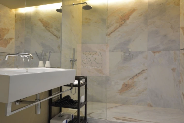 Apartamento T2 para Arrendamento férias em Misericórdia Foto 13