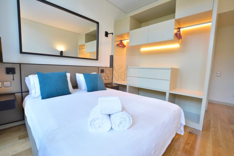 Apartamento T2 para Arrendamento férias em Misericórdia Foto 8