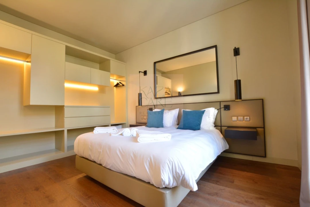 Apartamento T2 para Arrendamento férias em Misericórdia Foto 11