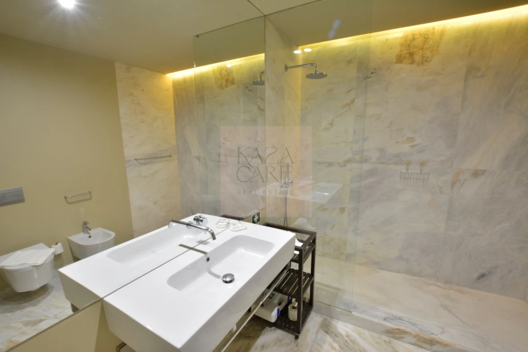 Apartamento T2 para Arrendamento férias em Misericórdia Foto 15