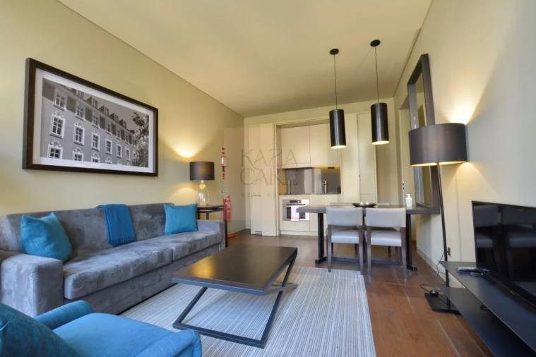 Apartamento T2 para Arrendamento férias em Misericórdia Foto 5