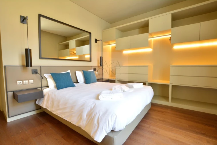 Apartamento T2 para Arrendamento férias em Misericórdia Foto 8