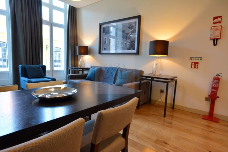 Apartamento T2 para Arrendamento férias em Misericórdia Foto 7