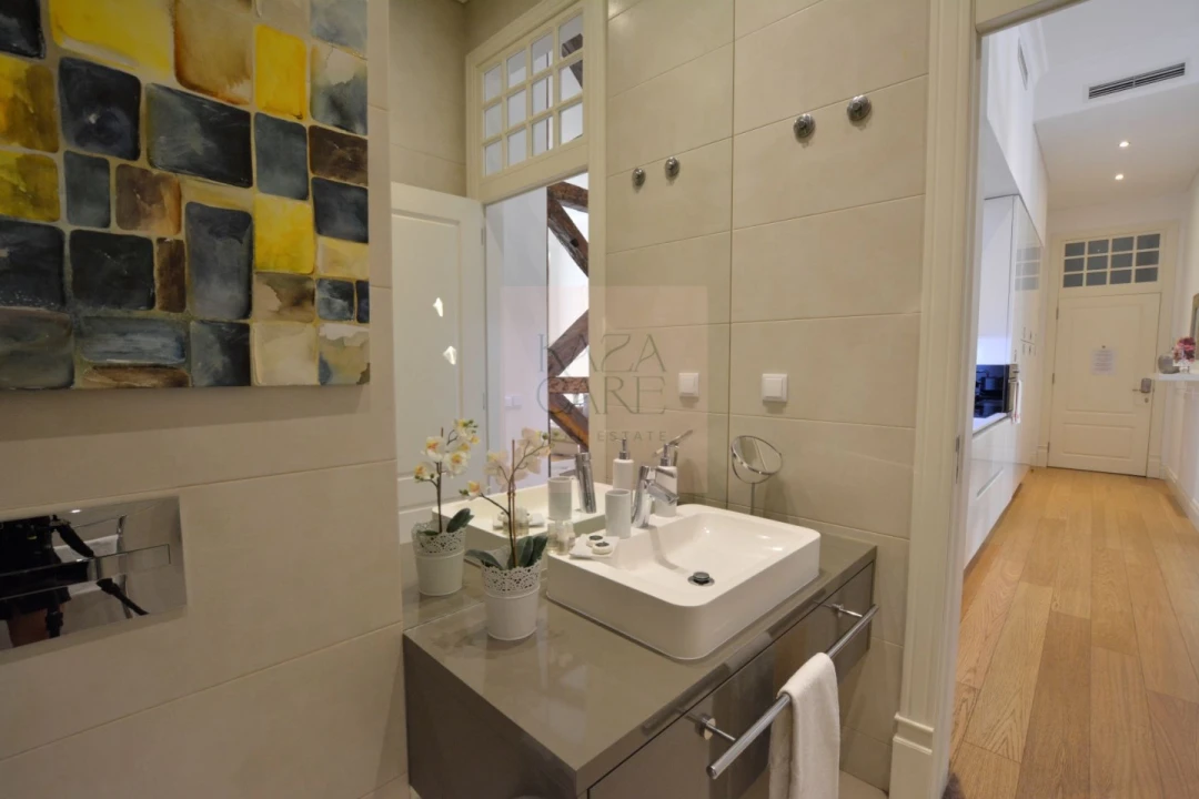 Apartamento T1 para Arrendamento férias em Santa Maria Maior Foto 18