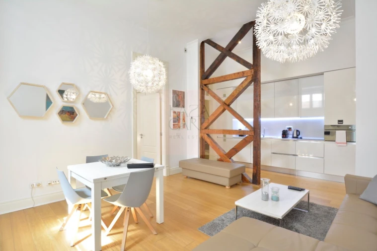 Apartamento T1 para Arrendamento férias em Santa Maria Maior Foto 7