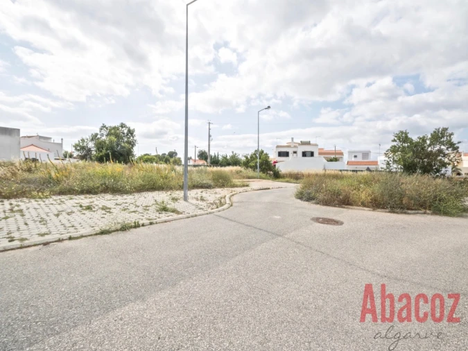 Terreno P/ Prédio para Venda em Estômbar e Parchal