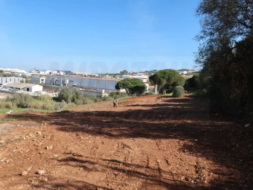 Quinta T1 para Venda em Santiago do Cacém, Santa Cruz e São Bartolomeu da Serra
