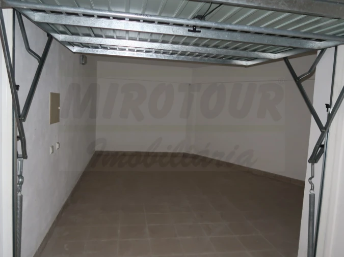 Armazém para Venda em Santiago do Cacém, Santa Cruz e São Bartolomeu da Serra Foto 1