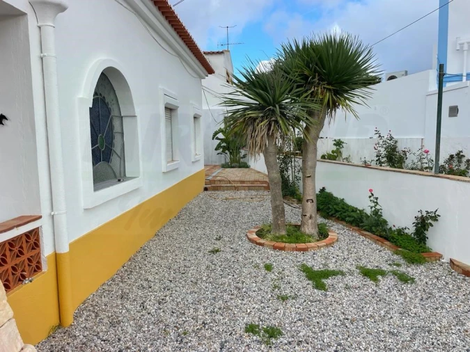 Moradia T2 para Venda em Santiago do Cacém, Santa Cruz e São Bartolomeu da Serra Foto 1