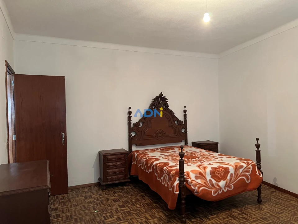 Moradia T5 para Venda em Ladoeiro Foto 5