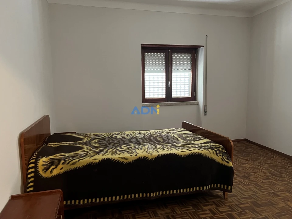 Moradia T5 para Venda em Ladoeiro Foto 7