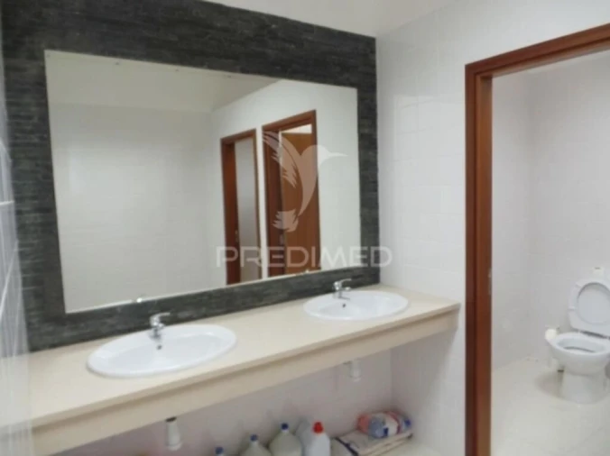 Armazém para Arrendamento em Santo Antão e São Julião do Tojal Foto 7