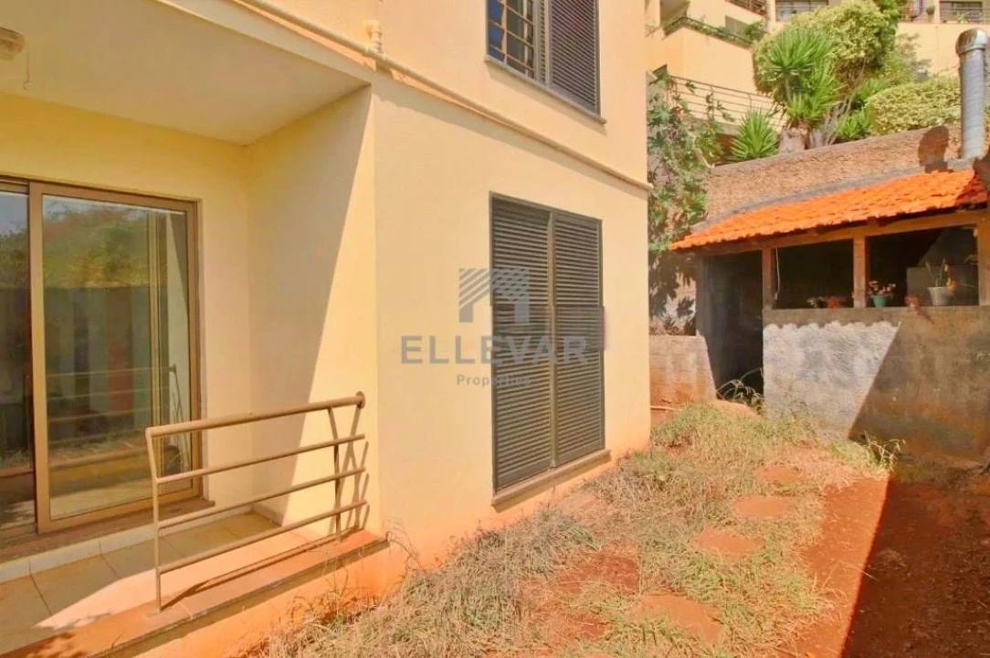 Apartamento T1 para Venda em Caniço Foto 4