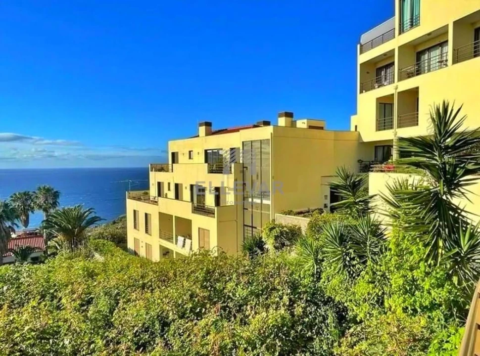 Apartamento T1 para Venda em Caniço Foto 1