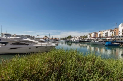 Apartamento para Arrendamento férias em Quarteira