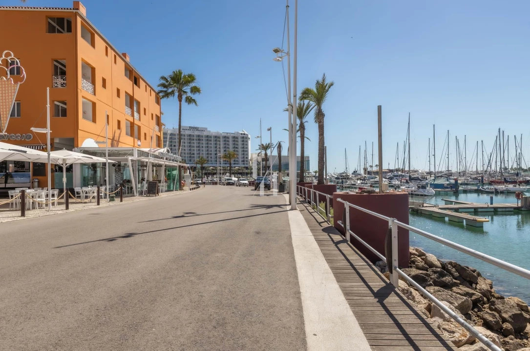 Apartamento para Arrendamento férias em Quarteira Foto 13