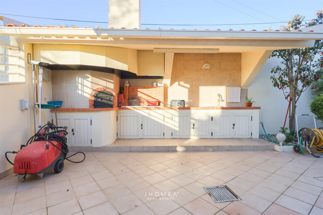 Moradia T6 para Venda em Alquerubim Foto 46