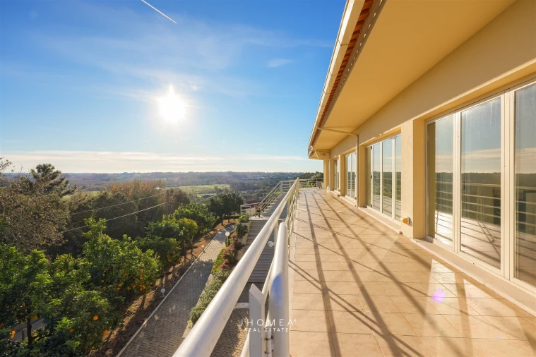 Moradia T6 para Venda em Alquerubim Foto 2