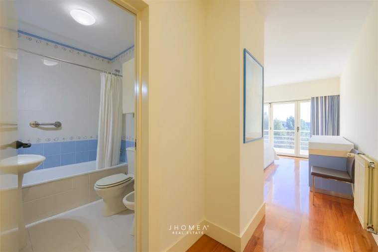 Moradia T6 para Venda em Alquerubim Foto 18