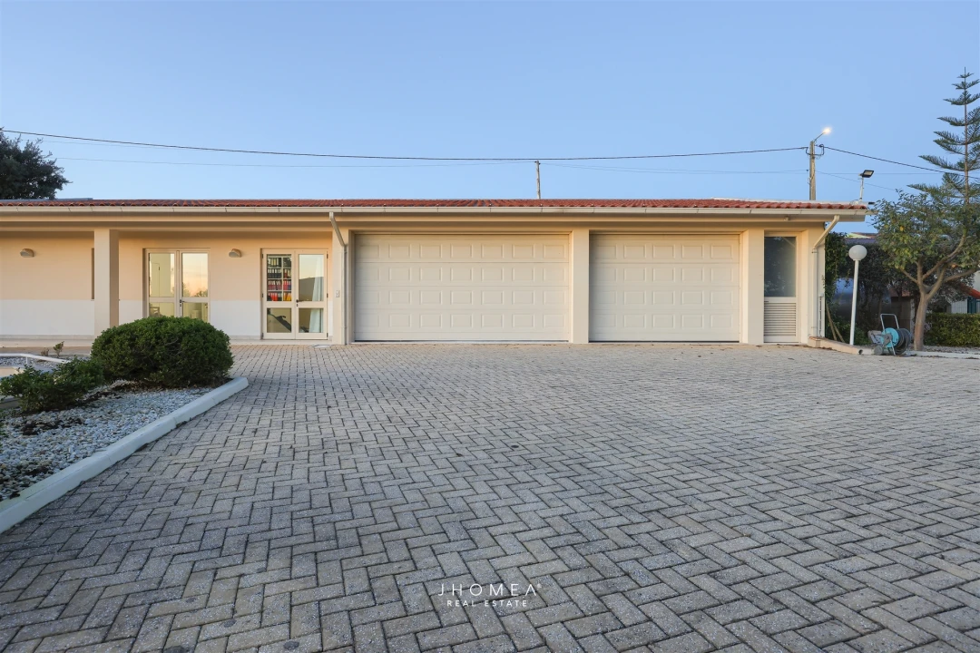 Moradia T6 para Venda em Alquerubim Foto 51