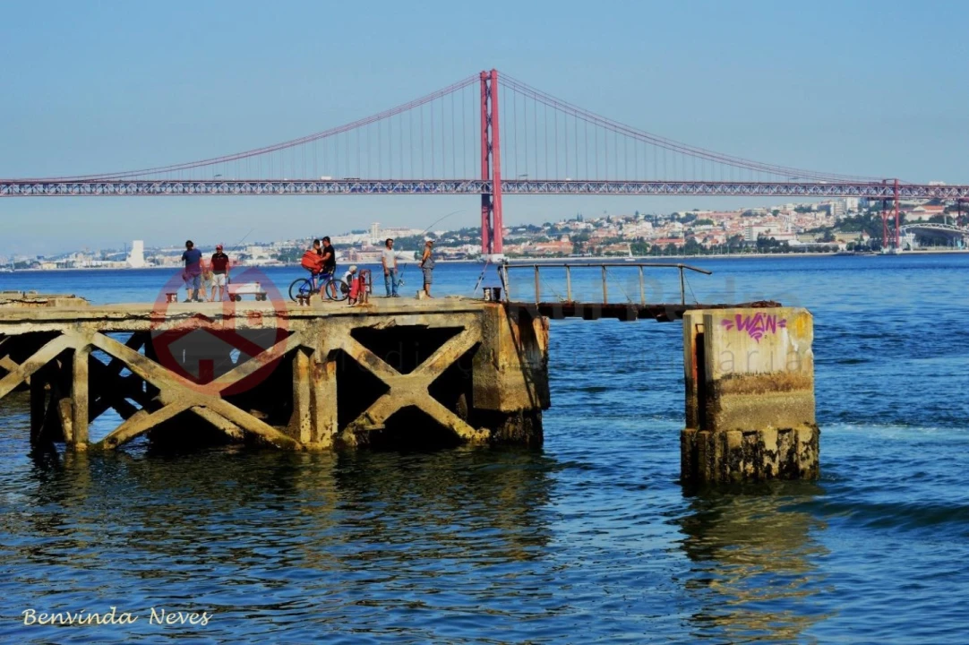 Loja para Venda em Almada, Cova da Piedade, Pragal e Cacilhas Foto 8