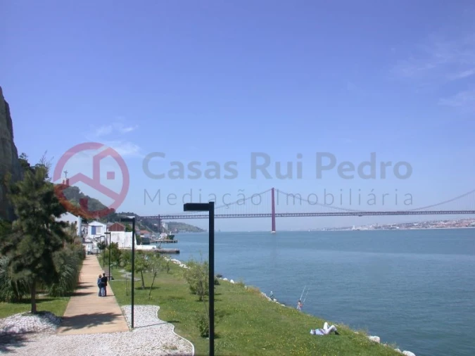 Loja para Venda em Almada, Cova da Piedade, Pragal e Cacilhas Foto 9