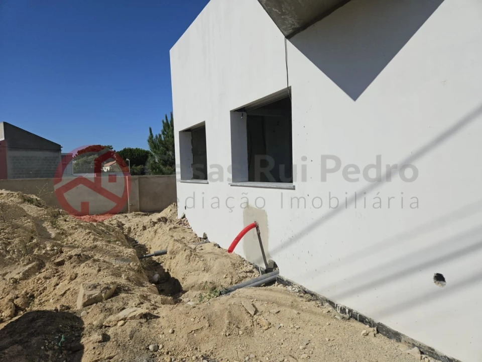 Moradia T5 para Venda em Charneca de Caparica e Sobreda Foto 15