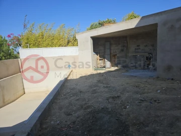 Moradia T5 para Venda em Charneca de Caparica e Sobreda
