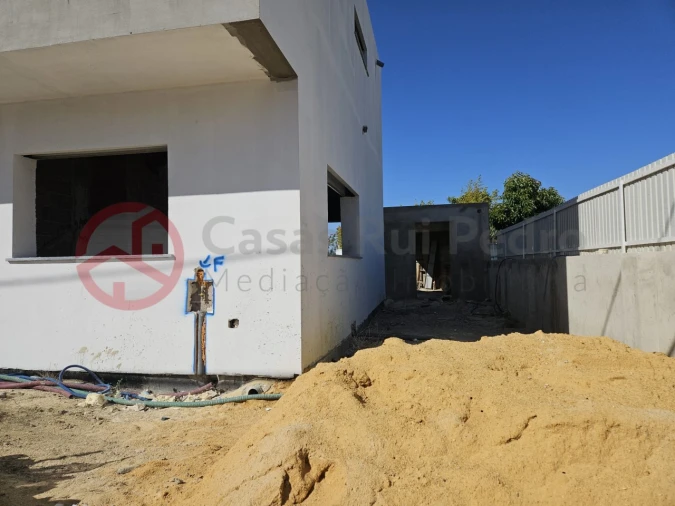Moradia T5 para Venda em Charneca de Caparica e Sobreda Foto 18
