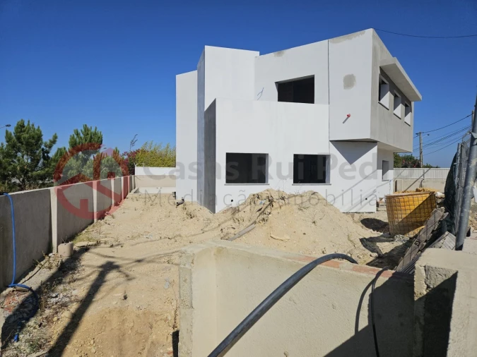 Moradia T5 para Venda em Charneca de Caparica e Sobreda Foto 19