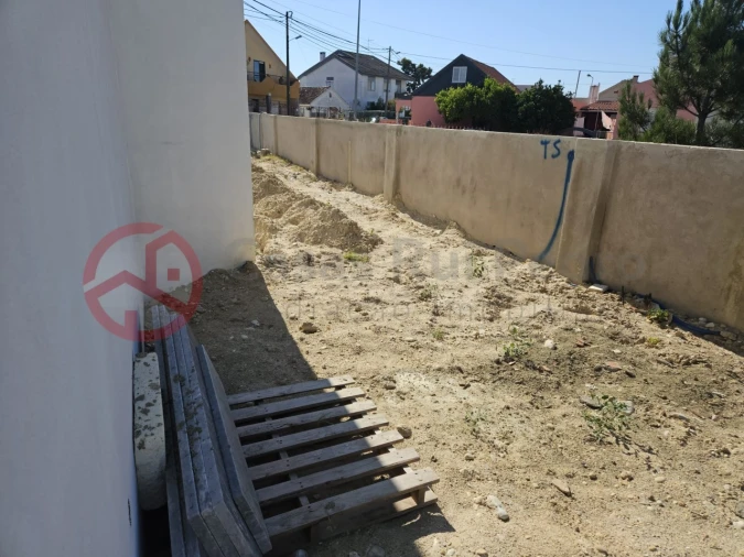Moradia T5 para Venda em Charneca de Caparica e Sobreda Foto 25
