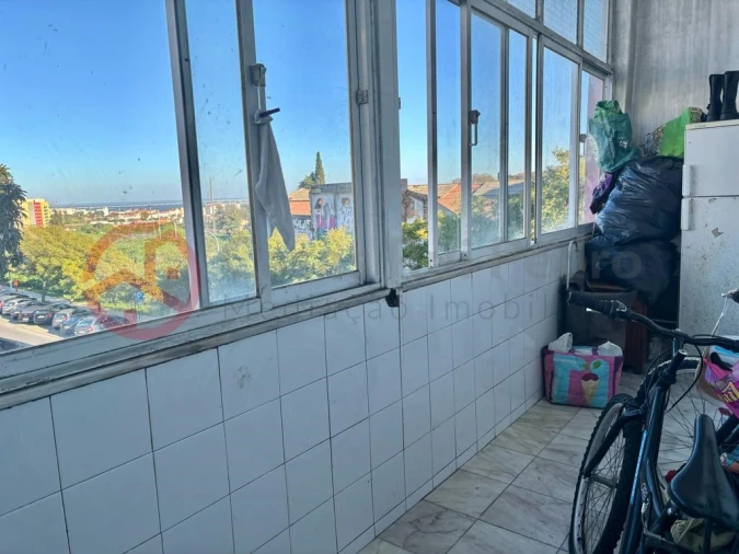 Apartamento T2 para Venda em Penha de França Foto 5