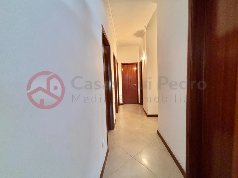 Apartamento T4 para Venda em Almada, Cova da Piedade, Pragal e Cacilhas Foto 8