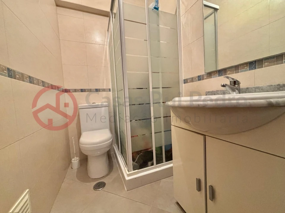 Apartamento T4 para Venda em Almada, Cova da Piedade, Pragal e Cacilhas Foto 25