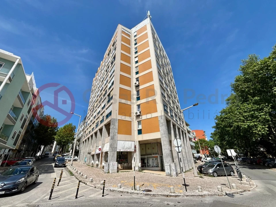 Apartamento T4 para Venda em Almada, Cova da Piedade, Pragal e Cacilhas Foto 3