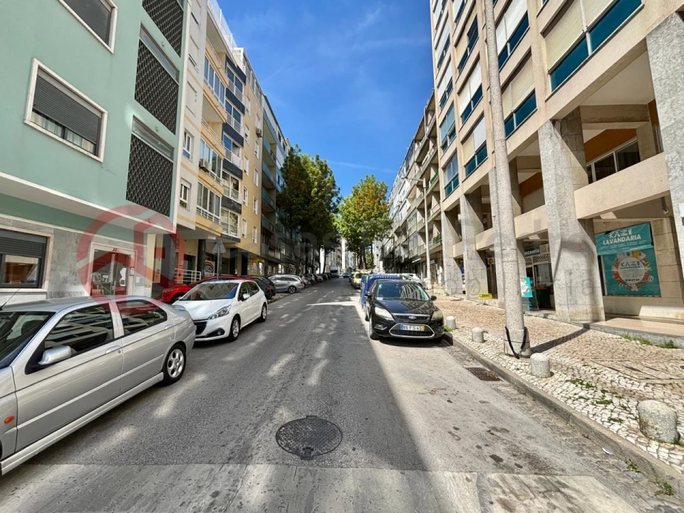 Apartamento T4 para Venda em Almada, Cova da Piedade, Pragal e Cacilhas Foto 37