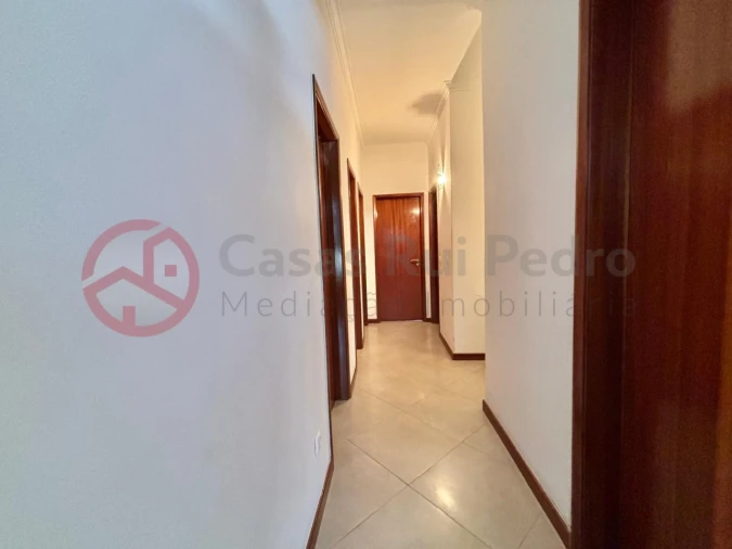 Apartamento T4 para Venda em Almada, Cova da Piedade, Pragal e Cacilhas Foto 8