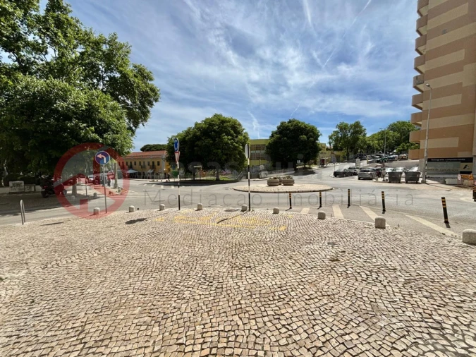 Apartamento T4 para Venda em Almada, Cova da Piedade, Pragal e Cacilhas Foto 38