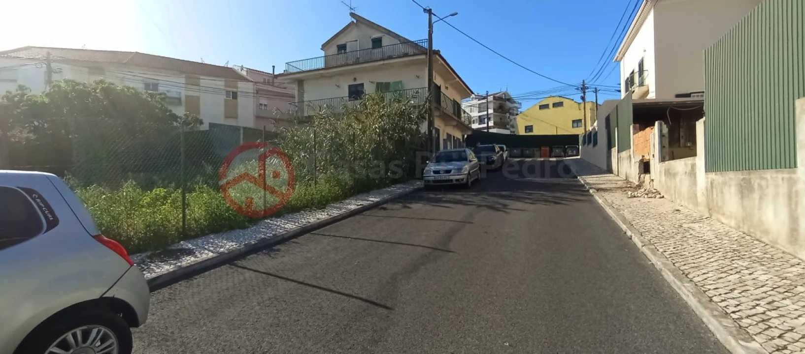 Terreno para Venda em Pontinha e Famões Foto 4