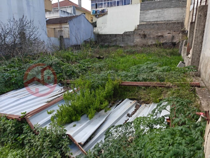 Terreno para Venda em Pontinha e Famões