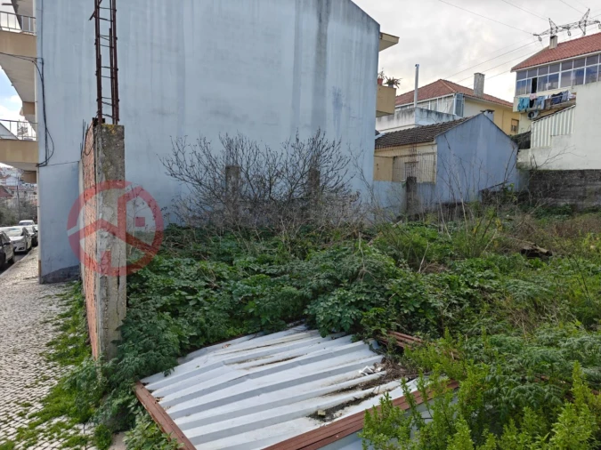 Terreno para Venda em Pontinha e Famões Foto 3