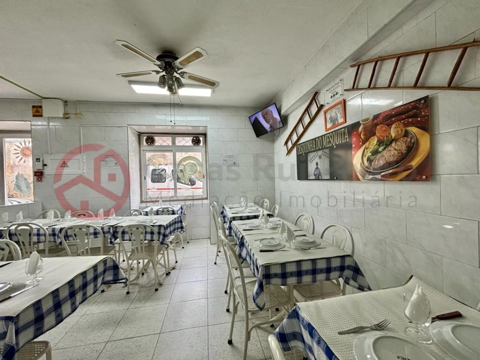 Negócio para Venda em Almada, Cova da Piedade, Pragal e Cacilhas Foto 1