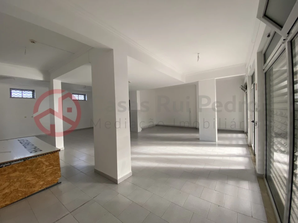 Loja para Venda em Laranjeiro e Feijó Foto 7