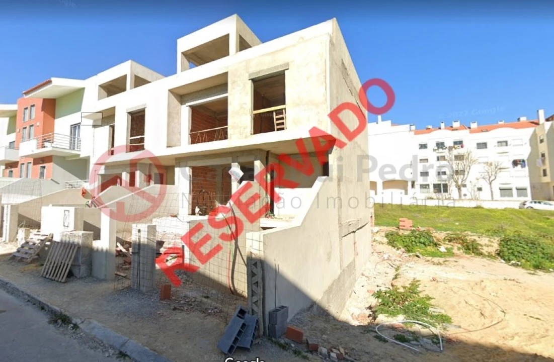 Moradia T3 para Venda em Charneca de Caparica e Sobreda Foto 1