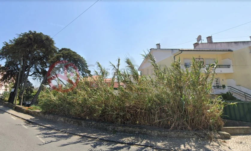 Terreno para Venda em Algueirão-Mem Martins