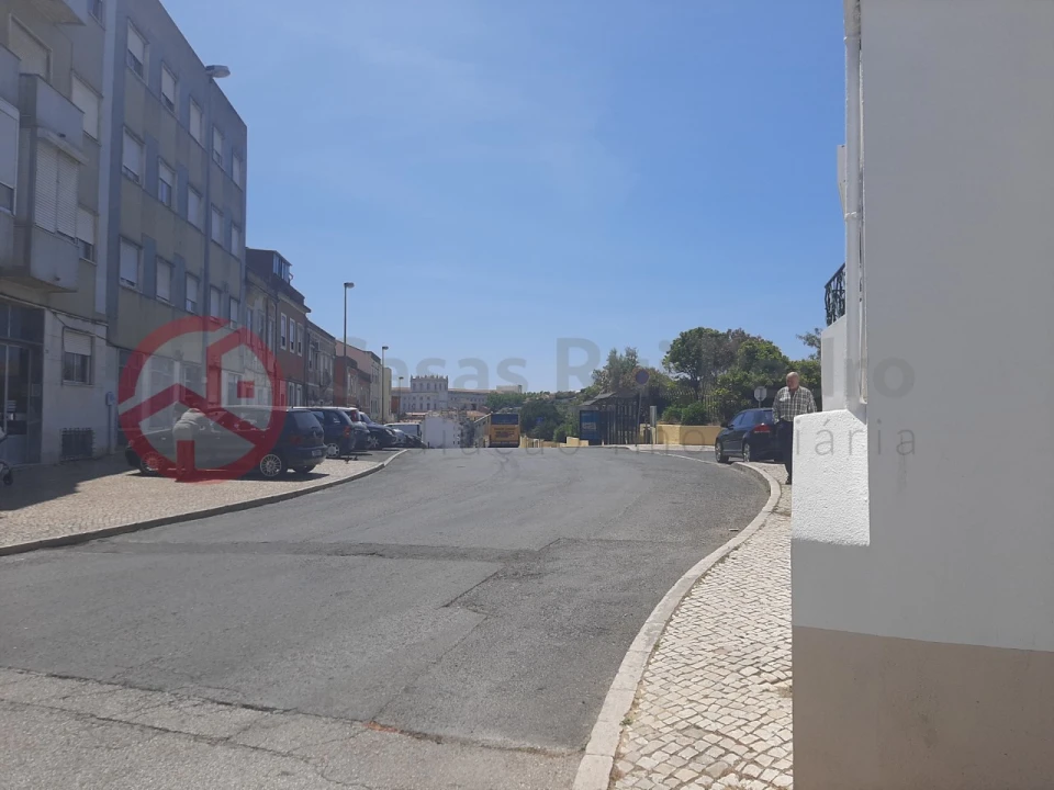 Moradia T9 para Venda em Ajuda Foto 27