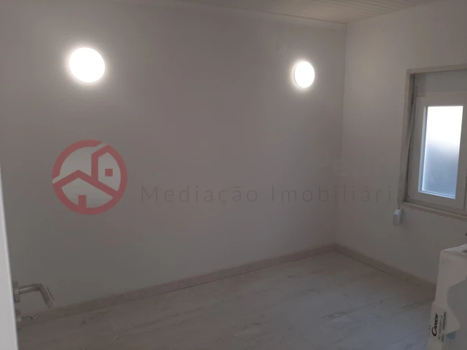 Moradia T9 para Venda em Ajuda Foto 9