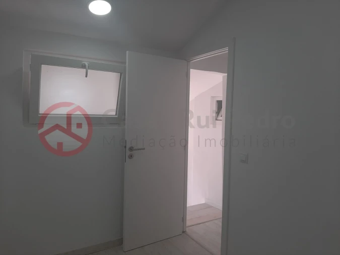 Moradia T9 para Venda em Ajuda Foto 18